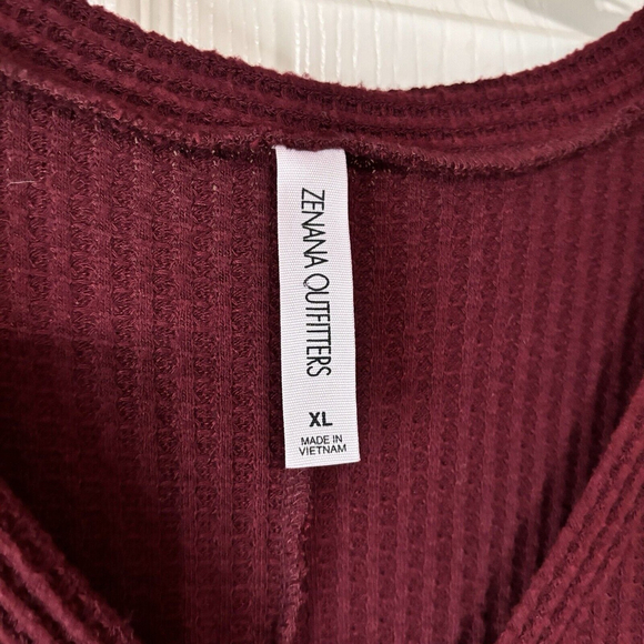 XL Zenana Outfitters Wine Colored Ribbed Material Stretchy Oversized Top - Picture 9 of 10